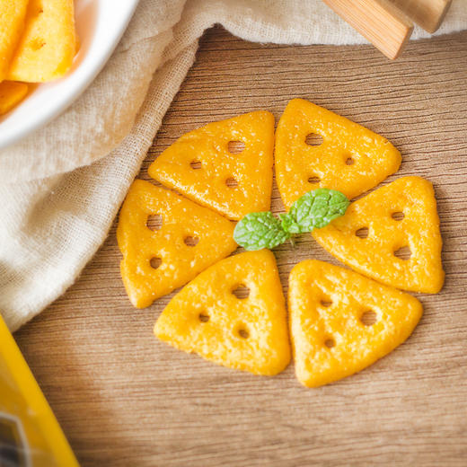 格力高glico芝士三角小饼干40g