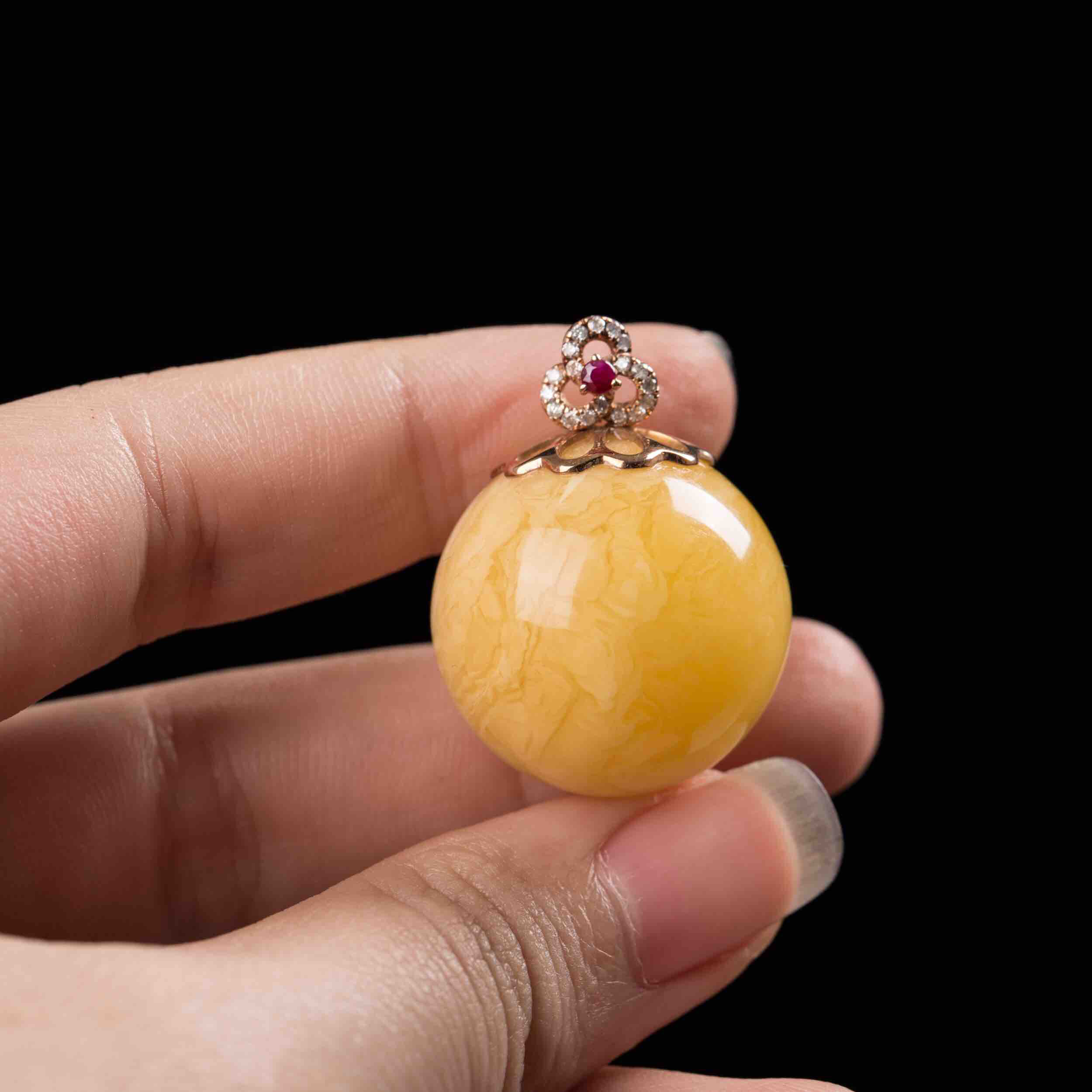 鸡油黄蜜蜡锁骨链18k金镶嵌钻珠子2325mm三款可选