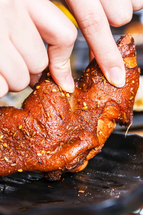 猪蹄皮q弹软糯又入味,吃完还忍不住嗦手指.