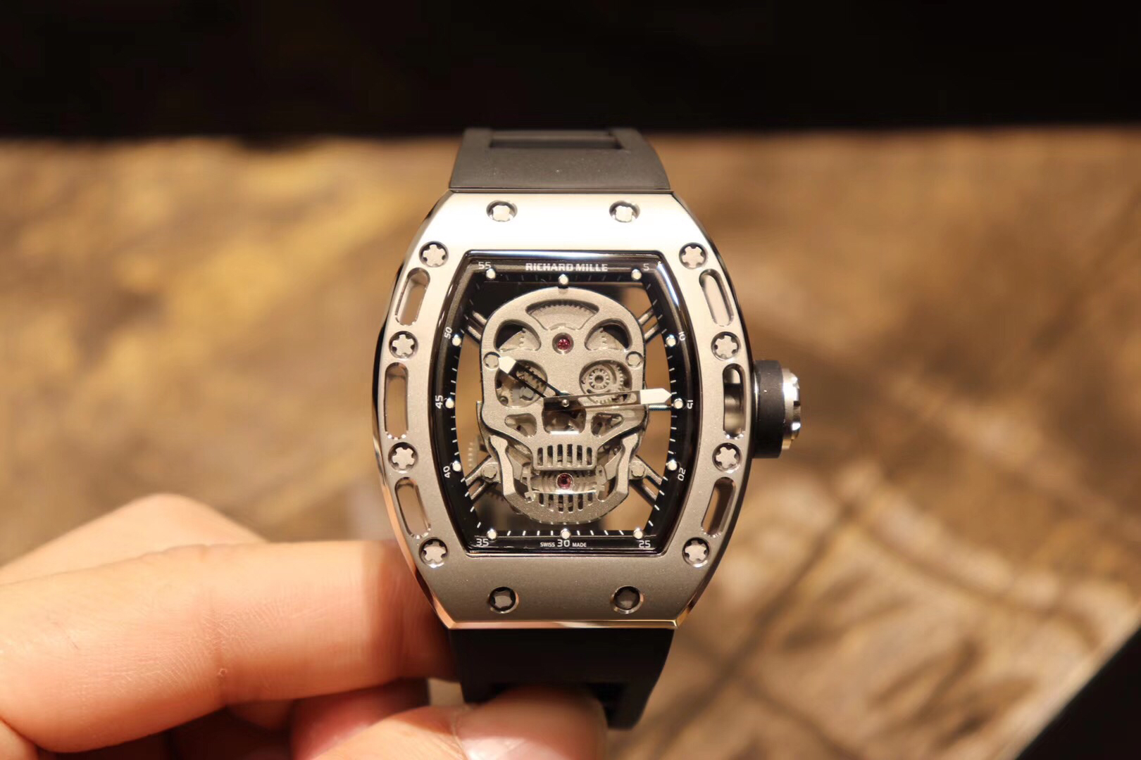 理查德米勒钻面骷髅头机械男表直径43mmx51mm