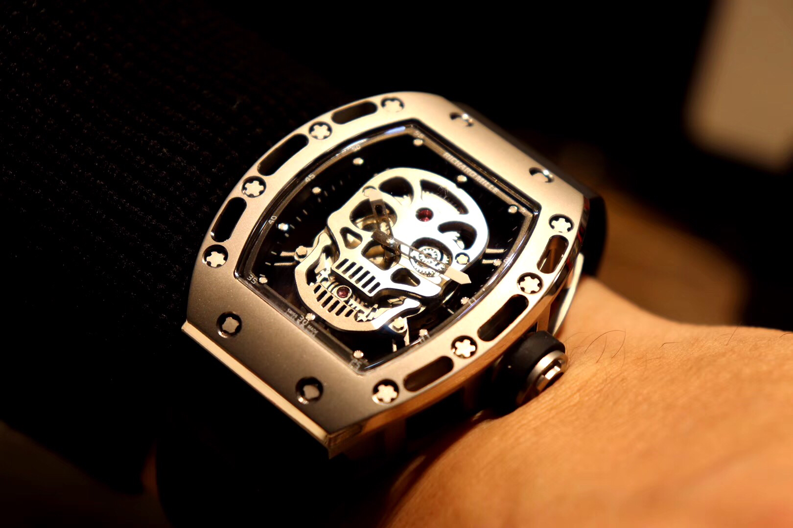 理查德米勒钻面骷髅头机械男表直径43mmx51mm