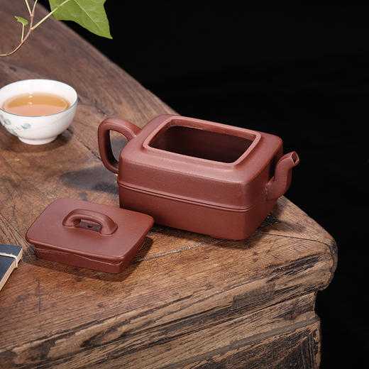 【四方线圆】作者：袁徳波  泥料:紫泥  容量：270cc 商品图2