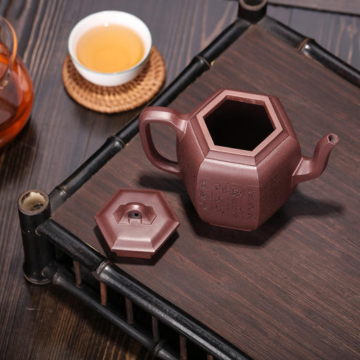 【小宫灯】 作者：朱永强（制壶）程文兵（陶刻）    泥料：紫泥    容量：260cc 商品图3