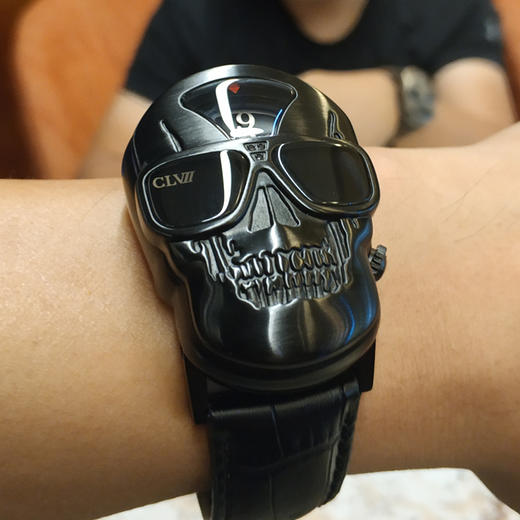 法国CLVII机械手表 镶嵌3颗南非黑钻  矿物质玻璃表盘  玛瑙表冠 精钢材质    法国制造 商品图4