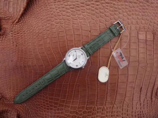 DV欧米茄碟飞，真动显，长储能版，正品开模 ，跟正品一致的功能，搭配2019年新版保修服务卡【五年版】包含经销商印鉴。 商品图2