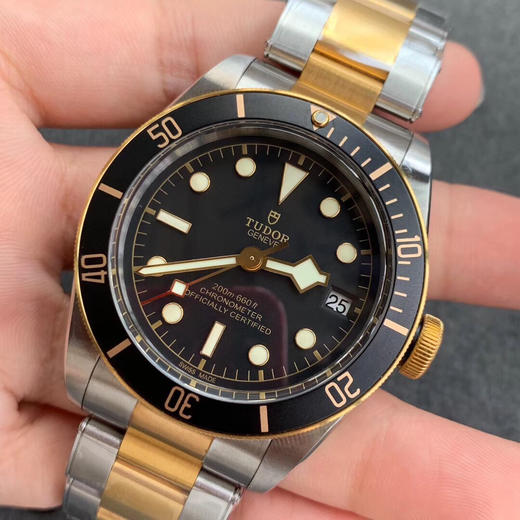 ZF出品 新款间金帝舵 启承系列巴塞尔新品 
【表壳】腕表直径41mm。棱角分明，阳刚大气。从使用CNC数控机床切割铸胚到成形 商品图2