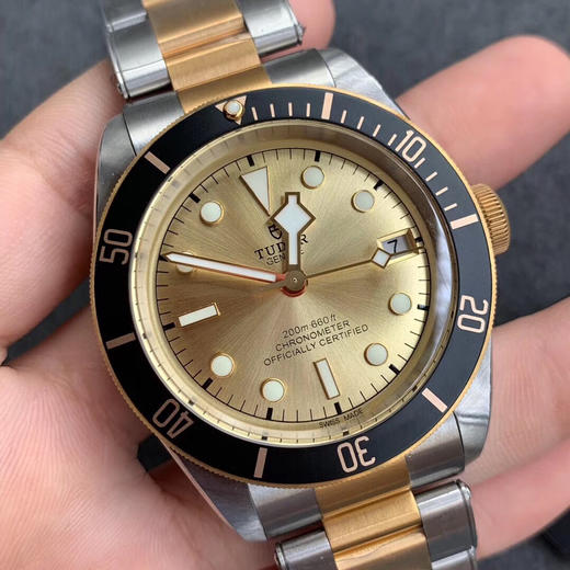 ZF出品 新款间金帝舵 启承系列巴塞尔新品 
【表壳】腕表直径41mm。棱角分明，阳刚大气。从使用CNC数控机床切割铸胚到成形 商品图1