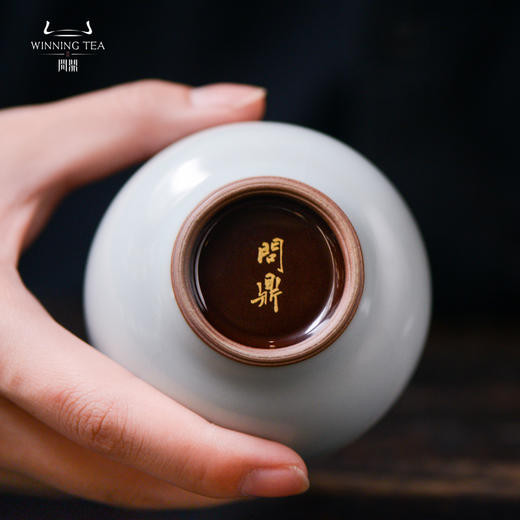 问鼎汝瓷紫金釉经典款月白听泉杯 商品图3