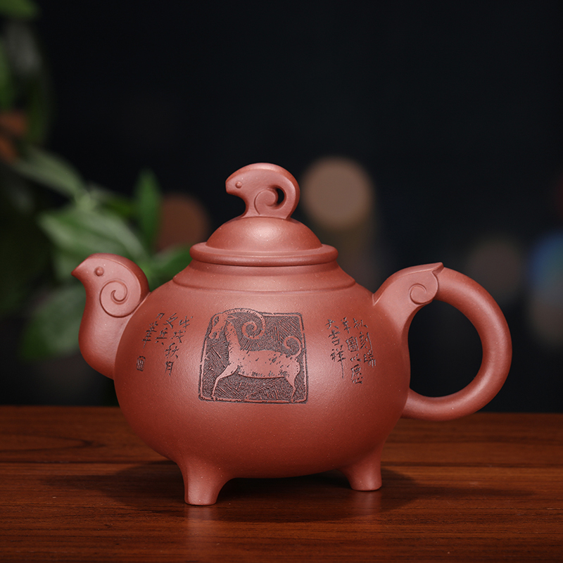 【三羊开泰】 作者：程文兵 泥料：底槽清 容量：900cc