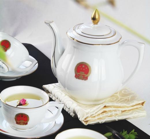 景德镇陶瓷 国瓷红叶 9头莲花茶具（国徽） 商品图0