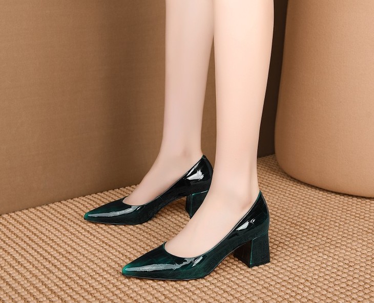 oldj973女尖头粗跟单鞋职业白领ol女鞋