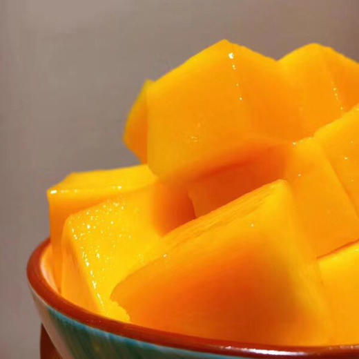 爱文芒，超高颜值，超赞口感，味道浓郁 口感香甜，肉厚核薄，水分超足，唯一一款没有纤维的芒果，非常好吃 商品图3