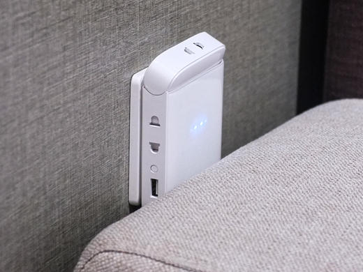 ROOME智能插座天猫精灵wifi插座面板墙壁式 家用USB充电器插线板 商品图3