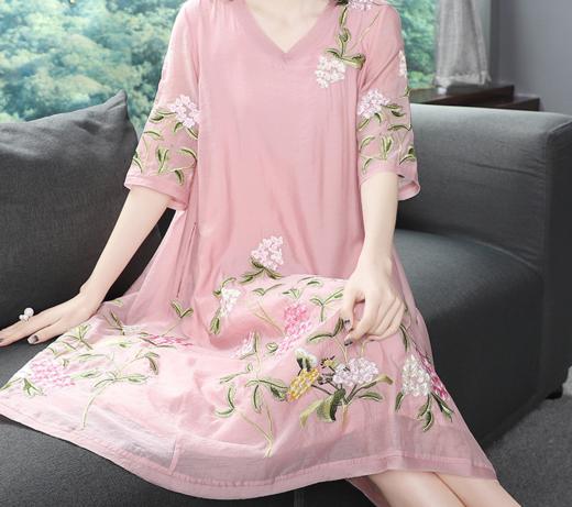 WJM-9732新款中国风改良V领刺绣宽松显瘦连衣裙 TZW 商品图1