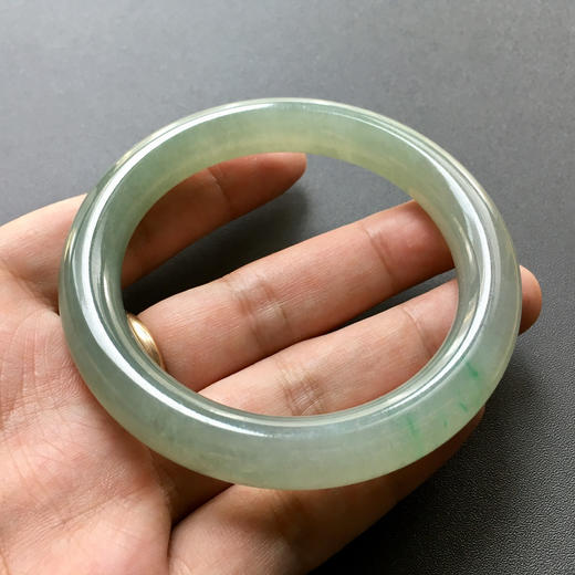 糯冰种淡晴水飘阳绿翡翠圆条手镯56 商品图6