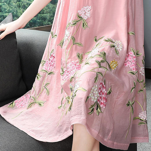 WJM-9732新款中国风改良V领刺绣宽松显瘦连衣裙 TZW 商品图4