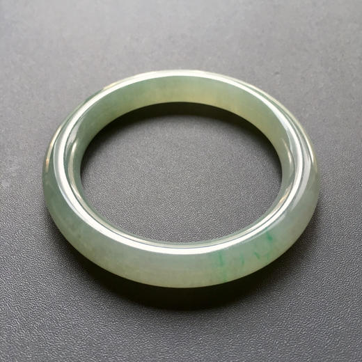 糯冰种淡晴水飘阳绿翡翠圆条手镯56 商品图1