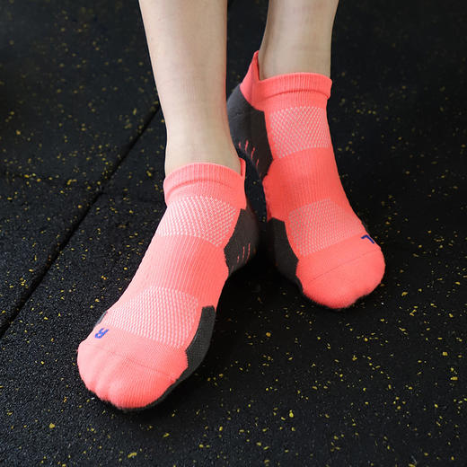 【买2送1】专业运动跑步袜，男女通用，防滑防臭超透气！ 商品图1