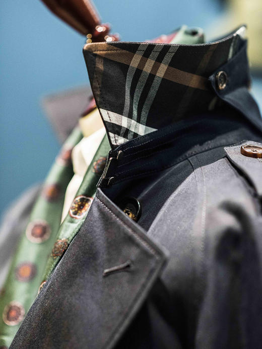 Westminster 插肩袖款日本防渗雨嘎巴甸藏蓝色战壕风衣 商品图5