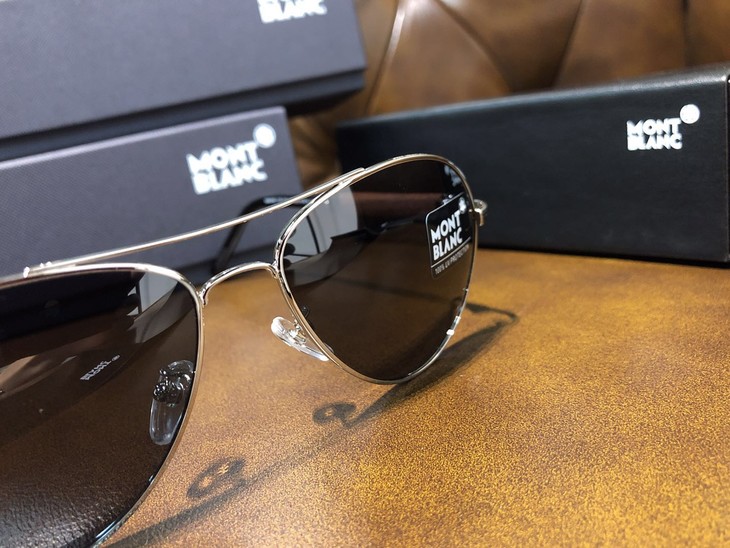 万宝龙男士太阳镜实木腿飞行员开车偏光墨镜