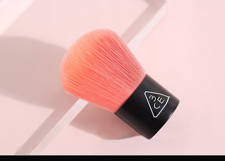 韩国3ce腮红刷子pinkkabuki粉色散粉蘑菇刷化妆刷带皮套便携
