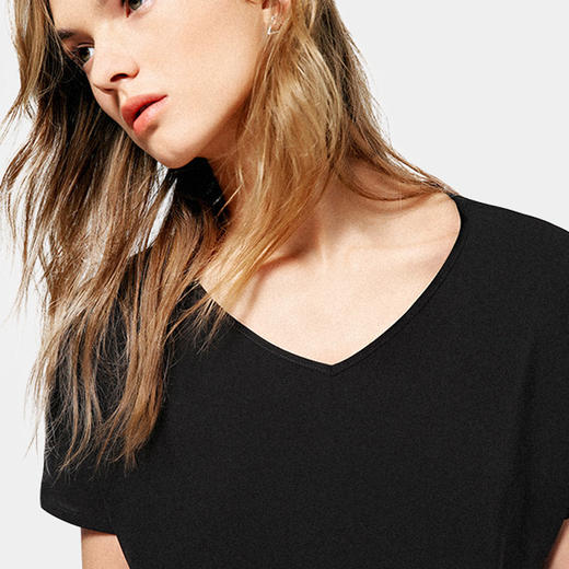 丁摩 重磅真丝T恤V领短袖宽松休闲半袖18-05DB299-24.05.31 商品图3