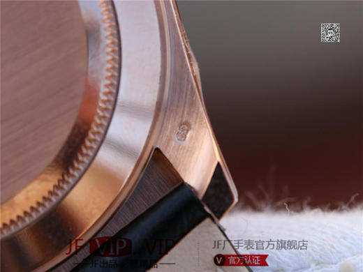 N劳力士迪通拿V8 版本116520，专属Cal.4130自动上链机芯，精钢镀厚金表壳。表壳厚度和 一致，全部计时功能100%完全实现 商品图14