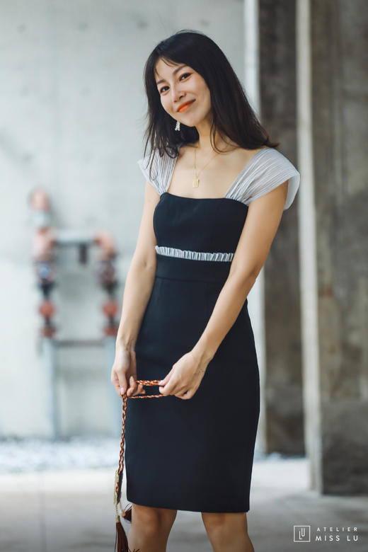 AtelierMissLu / Ashley-光泽黑拼纱肩部两穿连身裙 商品图1