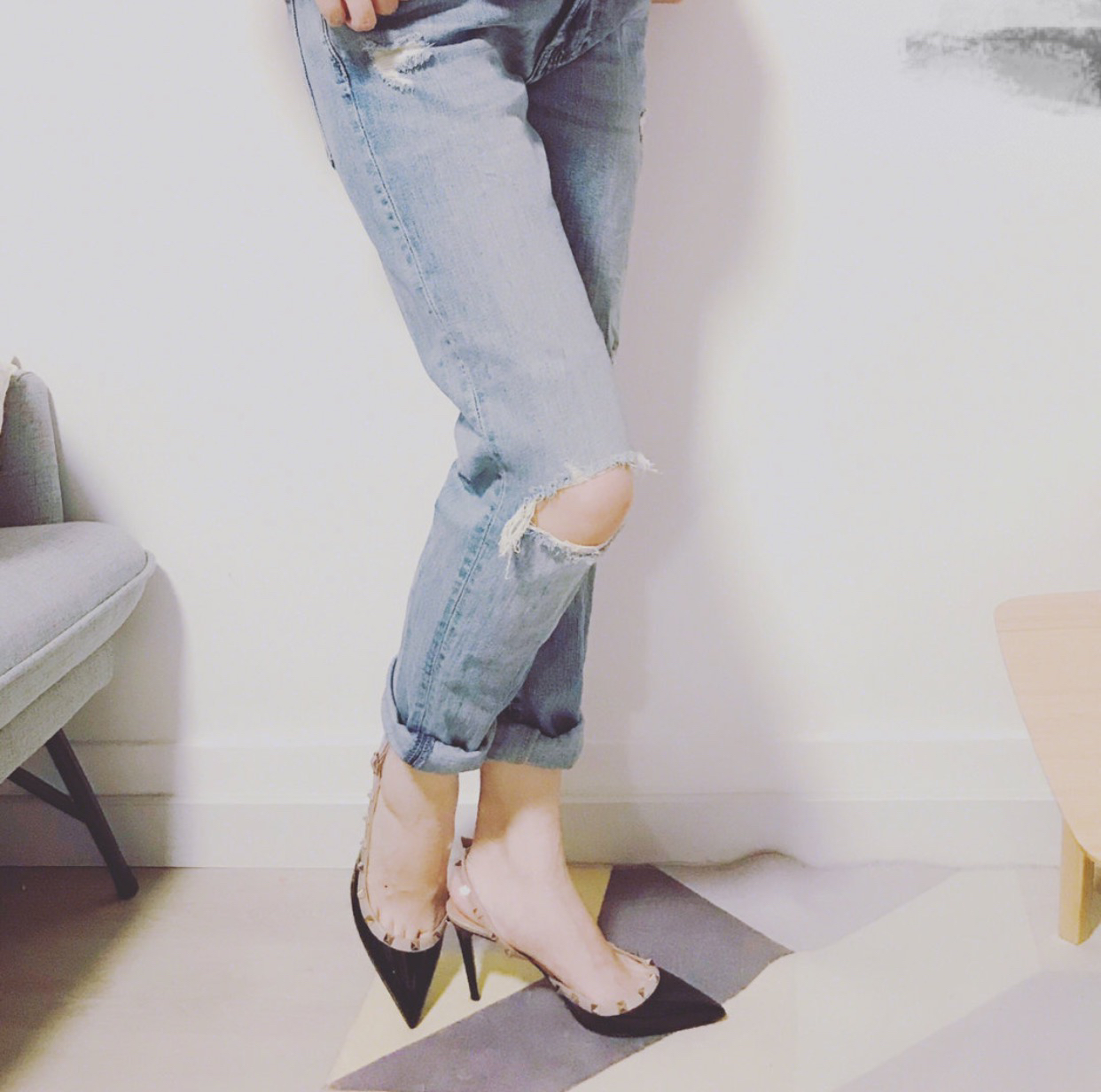 现货,千万不要穿valentino铆钉鞋~因为太美了~一眼就会爱上