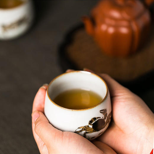 「汝窑手绘横行介士品茗杯」功夫茶杯 开片可养 景德镇手工陶瓷主人杯单杯 商品图1