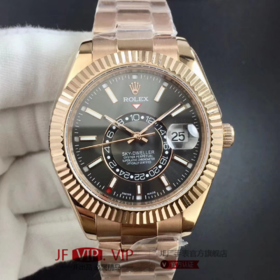 劳力士蚝式恒动SKY-DWELLER这款经典瞩目的腕表专为环球旅行人士而设计，不仅外观设计别开生面，而且是 精湛技术与简易操作的完美结合