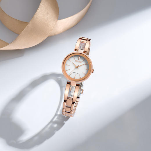 西铁城日本官方正品玫瑰金色时尚潮流光动能经典复古女表EM0639-81A 商品图3