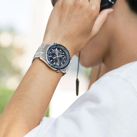 西铁城（CITIZEN）光动能万年历电波对时男表空中之鹰蓝天使AT8020-54L 商品图4