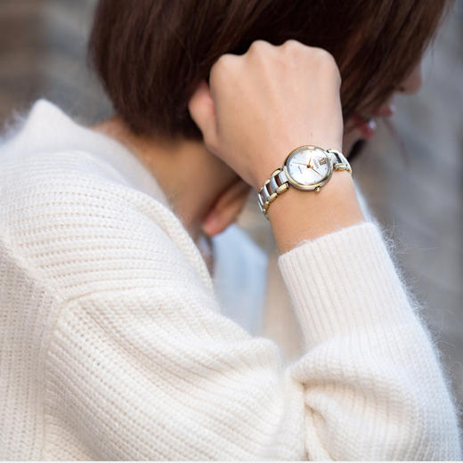 西铁城（CITIZEN）光动能女表钢带时尚款EM0534-80A 商品图4