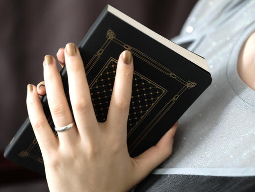 【人文之宝】“网格本”纪念版皮质笔记本 【黑色款】（复刻网格本经典形象） 商品图7