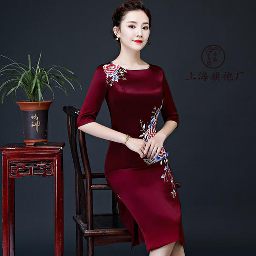 上海旗袍厂LHS-L911酒红色圆领旗袍喜婆婆绣花旗袍裙 商品图5