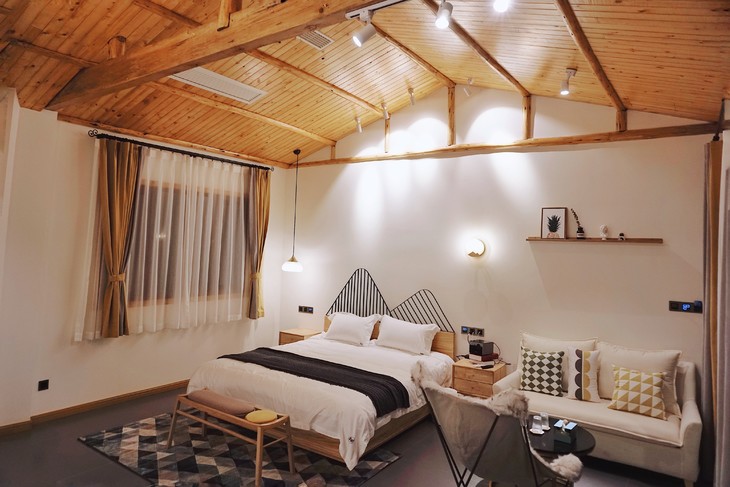 乐山半町民宿6房小院一半繁华一半自然住乐山市区内高颜值民宿与最有