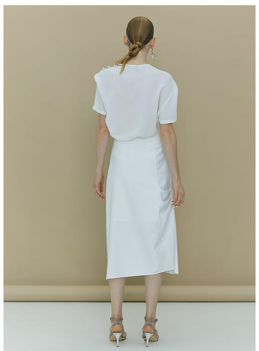 YIRANTIAN 白色对称褶皱上衣 YRT19SS-T04WH-LH 商品图2