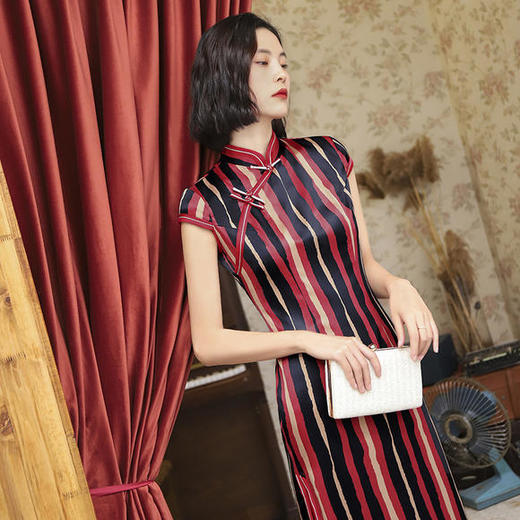 复古改良,竖条纹丝绸旗袍sj-227