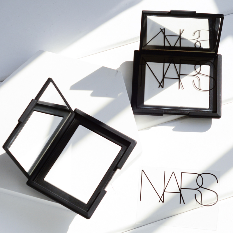 【全球名品 | 彩妆馆】NARS/nars蜜粉饼 清透无油光定妆粉饼 夏天维持几小时干净妆容 亚光磨皮效果