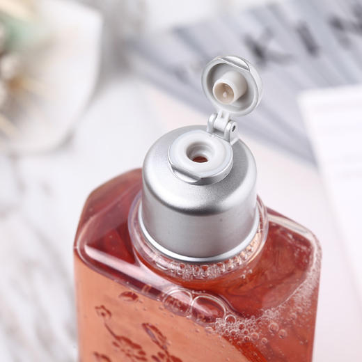 欧舒丹 甜蜜樱花沐浴啫喱/沐浴露 250ml/500ml  新老版二选一 商品图3