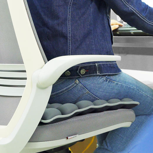 【为思礼】3D气囊减压坐垫 献给 久坐的人 舒缓臀部压力 通风透气 塑造臀型呵护尾椎 注水设计告别闷热 商品图2