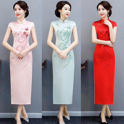 SKY 4011163改良绣花旗袍长款大码 商品图0