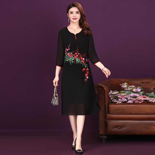 AHM  blx8568气质大码中长刺绣雪纺复古连衣裙 商品图0