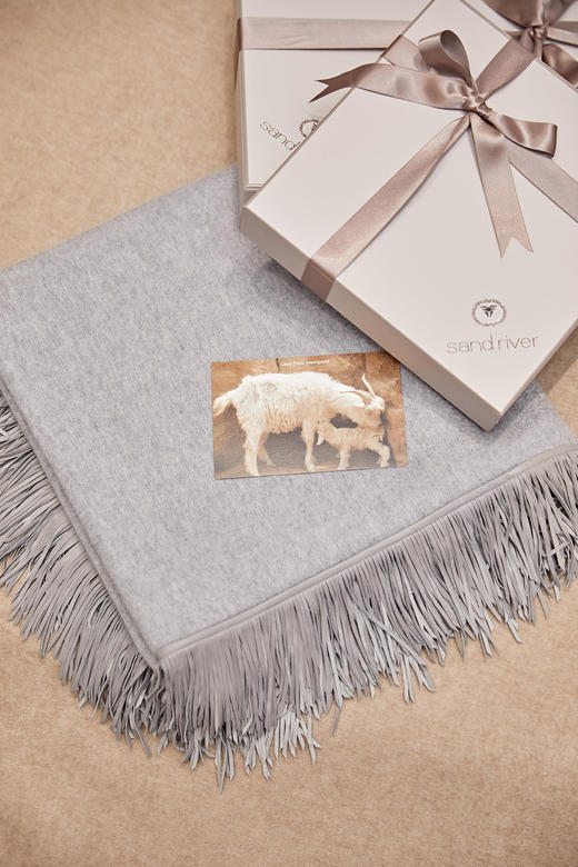  水波纹皮穗方披毯 SJF18P621A 商品图4