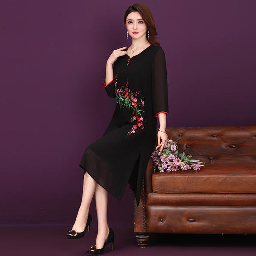 AHM  blx8568气质大码中长刺绣雪纺复古连衣裙 商品图2