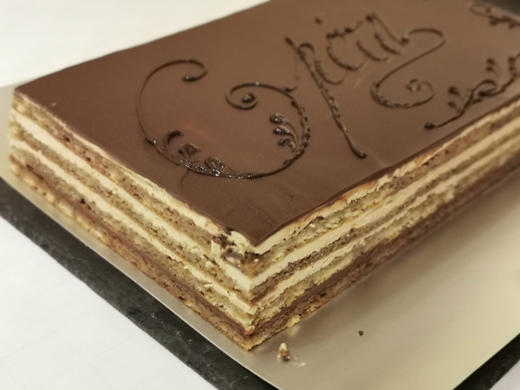 蓝带经典法式蛋糕Opera(歌剧院)~（注：蛋糕胚刷有少量酒糖液，酒精过敏或者小朋友请注意食用哦） 商品图1