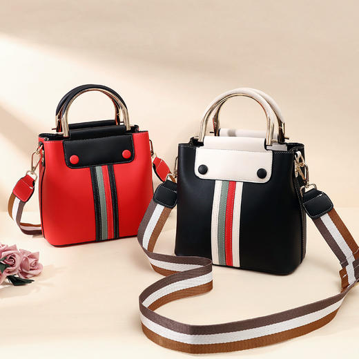 ZM-566新款韩版时尚撞色水桶包网红宽肩斜挎包TZW 商品图3