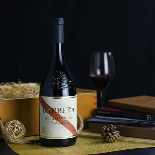 睡前红酒不酸不涩意大利巴贝拉红葡萄酒女生喜欢的红葡萄酒6瓶起箱起