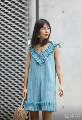AtelierMissLu / Jana-云雾蓝V领褶皱装饰连身裙